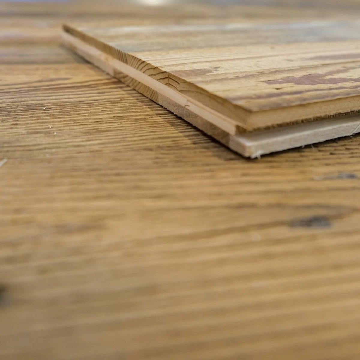 Wand- & Deckenverkleidung Altholz Fixformat mit Nut & Feder - karamell - Image 4